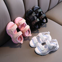 2021 летняя детская обувь для девочек; Женские Босоножки с открытым носком; Цвета: розовый, белый танцевальные туфли в стиле «Принцесса» шоу детские пляжные туфли для девочек на толстой подошве 2024 - купить недорого