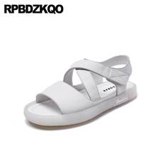 Senhoras confortáveis 2021 dedo do pé aberto sandálias femininas plana casual feminino preto branco gladiador verão designer roman slingback sapatos 2024 - compre barato