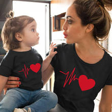 Latido del corazón, ropa a juego para la familia, conjuntos de algodón para mamá y yo, aspecto familiar, Tops de verano para mamá, camiseta para niños 2024 - compra barato