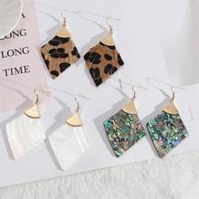 Pendientes de cuero con forma de rombo para mujer, aretes de leopardo de papel con forma de concha de abulón, Color dorado, joyería de marca de moda 2024 - compra barato