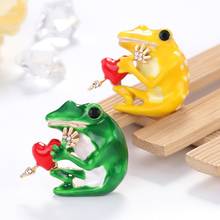 Frogs Brooches For Women Animal Accessories Cartoon Frog Holding Heart Alloy Brooch Pin Badge Clothes Corsage Jewelry Gift 2024 - buy cheap