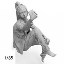 1/35 Resin Model figure GK Selfie girl Dael Girl in action Unassembled and unpainted kit 2024 - buy cheap