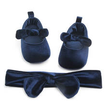 2020 детская бархатная обувь с бантом для маленьких девочек и мальчиков; Мягкая обувь с повязкой на голову из 2 предметов; Весенние первые ходунки для детей 0-18 месяцев 2024 - купить недорого