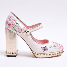 Свадебные туфли из белой кожи с вышивкой розы, туфли-лодочки на низкой платформе с пряжкой в виде кота Мэри Джейн, золотые классические туфли на массивном каблуке 2024 - купить недорого