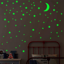 Креативные Светящиеся в темноте звезды луна настенные наклейки для детской комнаты домашний декор зеленые флуоресцентные виниловые наклейки на стену 2024 - купить недорого