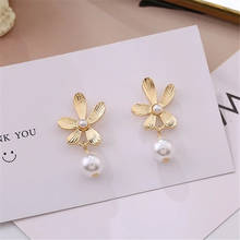 SHANGZHIHUA Pearl stud earring, Korean fashion small Daisy fashion Earrings, women's  earrings, 2020 New jewelry 2024 - buy cheap