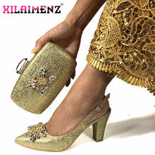 Conjunto de zapatos y bolso de boda italianos para mujer, sandalias puntiagudas, decorado con diamantes de imitación, Color dorado, para fiesta 2024 - compra barato