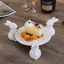 Plato de porcelana blanca para pastel de 3 conejos, plato de cerámica, decoraciones creativas para el hogar, adornos, accesorios, bandeja de pastelería de té SZLSM02 2024 - compra barato