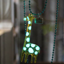 Colgantes y collares luminosos de jirafas que brillan en la oscuridad, regalo para niños, niñas, mujeres y niños, novedad 2024 - compra barato