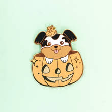 Pin de esmalte duro con forma de linterna de calabaza para perro, broche de animales con dibujos animados a la moda, insignia de amante de los perros, joyería gótica, regalo de Halloween 2024 - compra barato