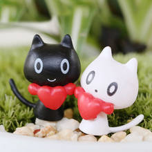Miniaturas decorativas de gato branco e preto, 2 peças, decoração para casa, mini estátua do jardim, modelos em miniatura, ornamentos de musgo, artesanato de resina 2024 - compre barato