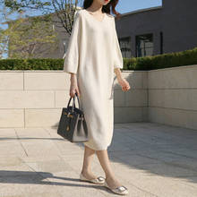 Женское кашемировое платье-свитер средней длины, свободное трикотажное платье-пуловер выше колена с V-образным вырезом в Корейском стиле 2024 - купить недорого