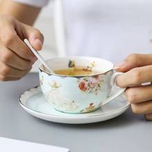 Taza de café y platillo de cerámica de estilo británico, juego de tazas con cuchara de hueso, tazas de Espresso de porcelana europea, Rosa romántica 2024 - compra barato