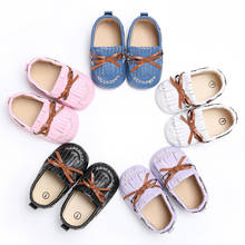 Zapatos suaves con flecos para niños y niñas, calzado de fondo suave, a la moda, con lazo y borlas 2024 - compra barato