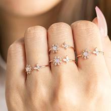Женское Винтажное кольцо с опалом, Элегантное открытое регулируемое кольцо с цветком и бабочкой, ювелирное изделие в подарок 2024 - купить недорого