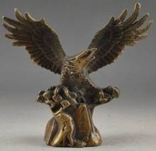 Envio excelente artesanal antigo martelado estátua da sorte águia decoração de cozinha ferramentas de decoração de latão 2024 - compre barato