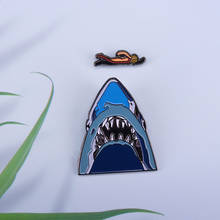 Jaws Film-broche de 2 piezas, pin de esmalte de gran tiburón, insignia de película de mar de terror, pin elegante para hombres geniales 2024 - compra barato