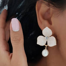 ALYXUY Fashion 2019 Ladies Cute Metal Flower Stud Earrings For Women Korean Pearl Pendant Earrings Sweet Kids Girls Jewelry Gift 2024 - buy cheap