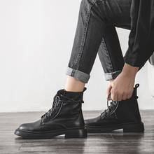 Botas de inverno femininas de couro artificial, calçados baixos e confortáveis de marca designer artesanal preto para motocicleta 2020 2024 - compre barato