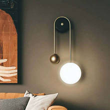 Настенный светильник в скандинавском стиле, Современное креативное золотистое металлическое бра для прикроватного столика, фоновая лампа для телевизора, гостиной, коридора, 15 Вт 2024 - купить недорого