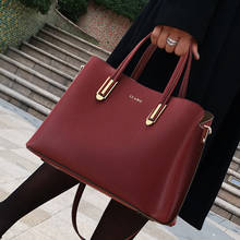 Bolsa de mão feminina de couro 100% genuíno, bolsa carteiro com grande capacidade e alça única fashion de marca luxuosa 2020 2024 - compre barato
