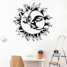 Pegatina de pared romántica con Luna besándose, calcomanía con temática de amor y Romantismo, decoración creativa para el hogar, dormitorio, sala de estar, C13-04 2024 - compra barato