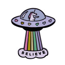 Creia que a nave espacial emblema arco-íris unicórnio cavalo esmalte pino alienígena nave espacial broche acessório 2024 - compre barato