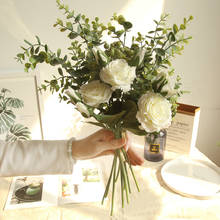 Soporte de boqué de seda para boda, flor Artificial de pared, rosa, eucalipto, flores de imitación para decoración del hogar, novedad 2024 - compra barato