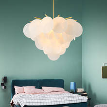 Lámparas colgantes de hoja acrílica redonda para sala de estar, luces románticas posmodernas con forma de flor para comedor 2024 - compra barato