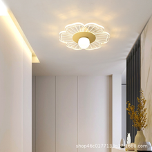 Moderno conduziu a lâmpada do teto flor dourada luz de teto criativo estudo da lâmpada do corredor pétala sala estar quarto lâmpada moderna simples 2024 - compre barato