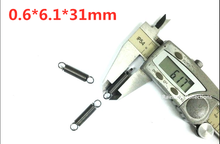 Tensão de mola de aço de mola 10 tamanhos 0.6*6.1*31mm, tensão de mola com ganchos de molas 2024 - compre barato