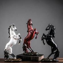 Decorações de estilo europeu acessórios para casa estátua de cavalo estátua para sala de estar escritório artesanato em resina animal modelo de cavalo 2024 - compre barato