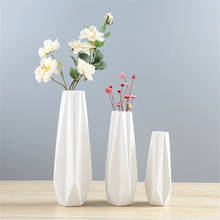 Современные Простые керамические вазы Белый/чёрный Настольный оригами ваза Европейская мода цветочный горшок Креативные Свадебные подарки украшение для дома 2024 - купить недорого