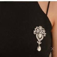 Liemjee темпераментная мода Шелковый шарф Кнопка ювелирные изделия полый Корона инкрустированная кристаллами Брошь для женщин роскошное наименование очаровательный подарок 2024 - купить недорого