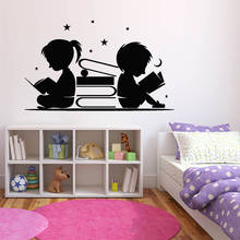 Menino menina livros de leitura vinil decalque da parede do quarto da criança estrelas lua adesivos adorável crianças quarto decoração p306 2024 - compre barato