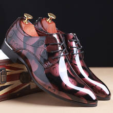 Sapatos de couro para homens, mocassins elegantes da moda, sapatos sem salto, com estampa, tamanho grande 37 a 48 2024 - compre barato