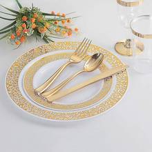 IALJ Топ 150 шт Золотые пластиковые тарелки с одноразовыми пластиковыми столовыми изделиями, кружевной дизайн, Свадебная вечеринка, пластиковые столовые наборы для всех 2024 - купить недорого