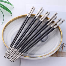 Grabador láser cuadrado japonés de 5 pares de acero inoxidable, palillos de Metal reutilizables antideslizantes para Sushi, palillos de comida Hashi 2024 - compra barato