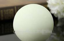 YM 327 новый декоративный фотографический камень, светящийся кварцевый хрустальный шар на удачу, флюоритный шар + подставка 100 мм 2024 - купить недорого