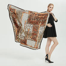 Koi leaping lenço feminino de seda 100%, cachecol decorativo quadrado com estampa de leopardo 130x130 2024 - compre barato