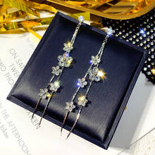 Корейские популярные модные ювелирные изделия, роскошные серьги в виде цветка с кристаллами циркония, длинные тонкие серьги с кисточками для женщин, подарок 2024 - купить недорого