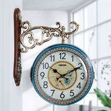 Европейские винтажные настенные часы художественные тихие синие креативные двухсторонние стеклянные кварцевые настенные часы круглый декор для гостиной дома MM60WC 2024 - купить недорого