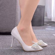 Zapatos de tacón alto con nudo de mariposa y diamantes de imitación para mujer, calzado Sexy de Stiletto puntiagudo, elegante, blanco, boda, 9 Cm 2024 - compra barato