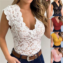 Camiseta de encaje con cuello en V para mujer, blusa Sexy elegante de manga corta, camisetas de flores de encaje, novedad 2024 - compra barato