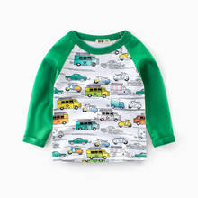Коллекция 2020 года, Весенняя детская одежда футболка с длинными рукавами хлопковая приталенная одежда с рисунком автомобиля для мальчиков возрастом от 2 до 8 лет Милая Детская рубашка 2024 - купить недорого