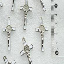 Medalha de cruz de santo benedito religiosa, 30 peças/colar de pingente de cruz religioso 2024 - compre barato