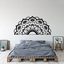 Pegatina de pared de medio Mandala para decoración de dormitorio, murales de vinilo bohemios, estudio de Yoga, tatuaje de pared, pegatina de Mandala, decoración del hogar LC1790 2024 - compra barato