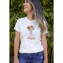 Винтажная футболка с цветным принтом, женская футболка с цветком, летняя футболка с цветком, вдохновляющая цитата 2024 - купить недорого