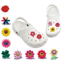 Dijes de PVC con flores encantadoras para zapatos, adornos decorativos para zapatos, pulseras, accesorios de rosas de girasol para niñas y niños, regalo, 1 unidad 2024 - compra barato