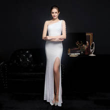 Женское вечернее платье-русалка, длинное белое платье с разрезом по бокам и бусинами, с одним открытым плечом 2024 - купить недорого